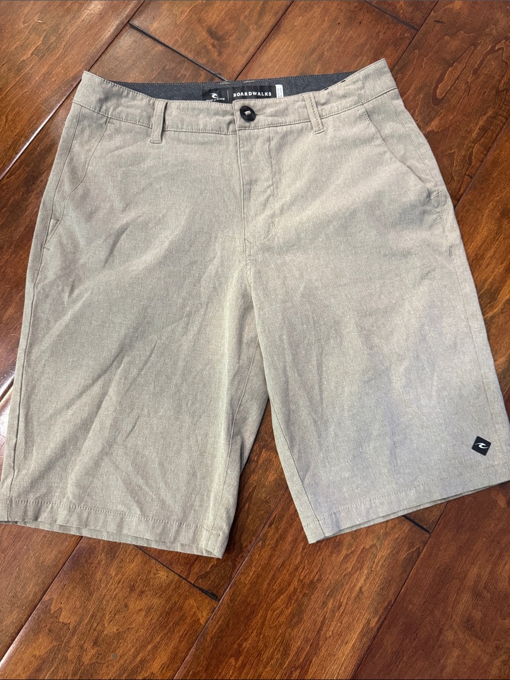 NWOT Rip Curl Boardwalks Mens 29 Khaki Performance Shorts Water or Land.